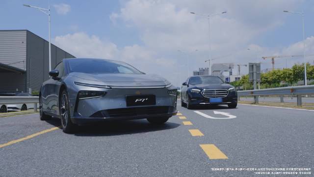 小鹏P7+驾乘舒适性超越40万级豪华车，蝉联中大型纯电轿车销冠