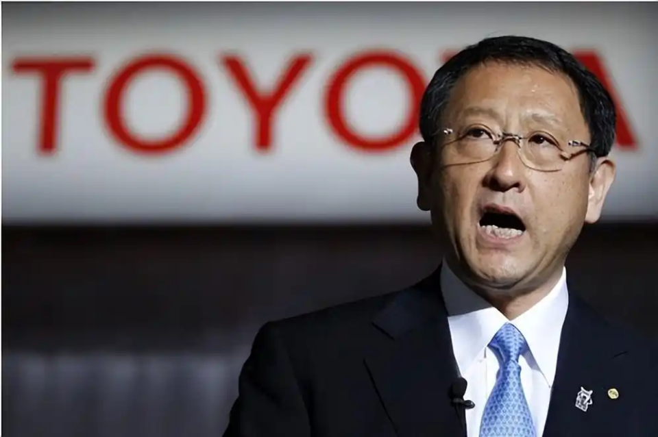 续航能跑1000km！国产固态电池正式装车路测，马斯克惨遭“打脸”