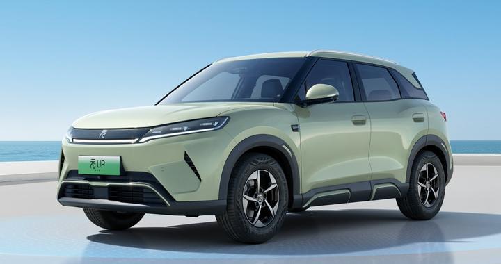 五菱缤果S官图发布 采用5座布局 等新车还是选择比亚迪元UP？