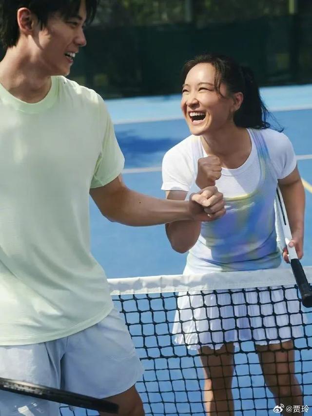 梦幻联动！贾玲与汪顺跨界打网球，回应技术太“菜”