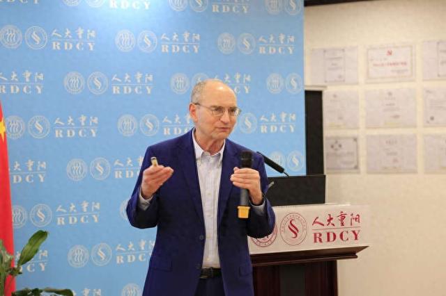 美国著名学者、美国咨询公司欧亚集团主席克里夫·库普坎。主办方供图