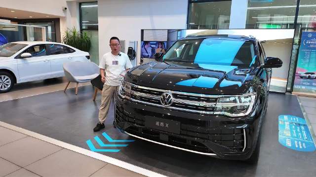 视频：探店：途昂X终端优惠2万，带娃开这车也能帅着当爹？