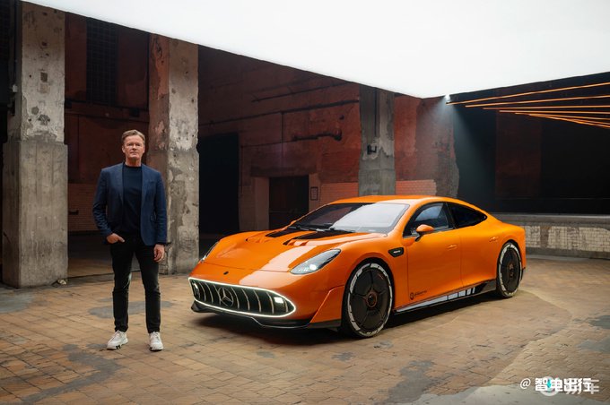 奔驰全球CTO：纯电AMG GT=搭载3台V8引擎的动力