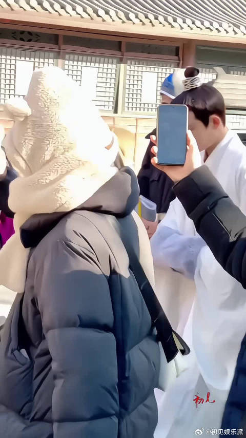 全世界最好的任嘉伦，看了他的《锦衣之下》就喜欢上他了