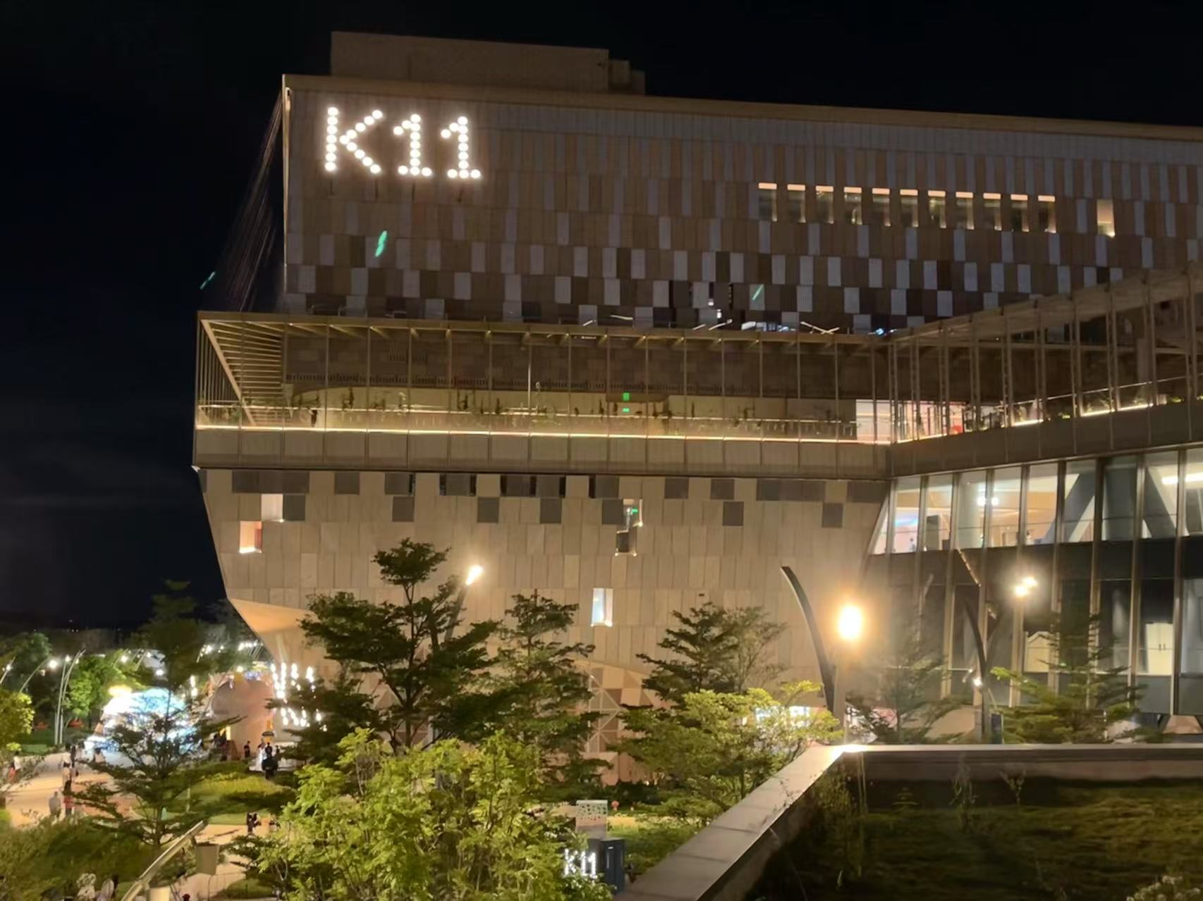 深圳K11 ECOAST 界面新闻记者王妤涵6月拍摄
