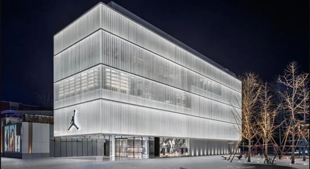 左右滑动查看更多