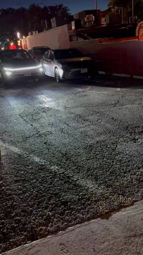 停车后自动转向！特斯拉Robotaxi发生首起碰撞事故，监管部门启动调查，“纯视觉”技术受质疑