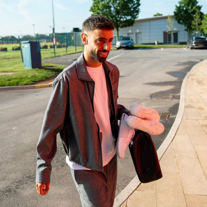 卡塞米罗，布鲁诺费尔南德斯，乌加特，多古，霍伊伦回归球队报道