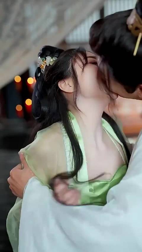 内娱女星资源降级，市场转向演技短板致顶流跌落