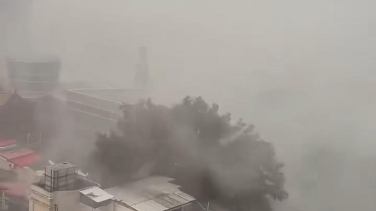 厦门暴雨开启“倒水模式”