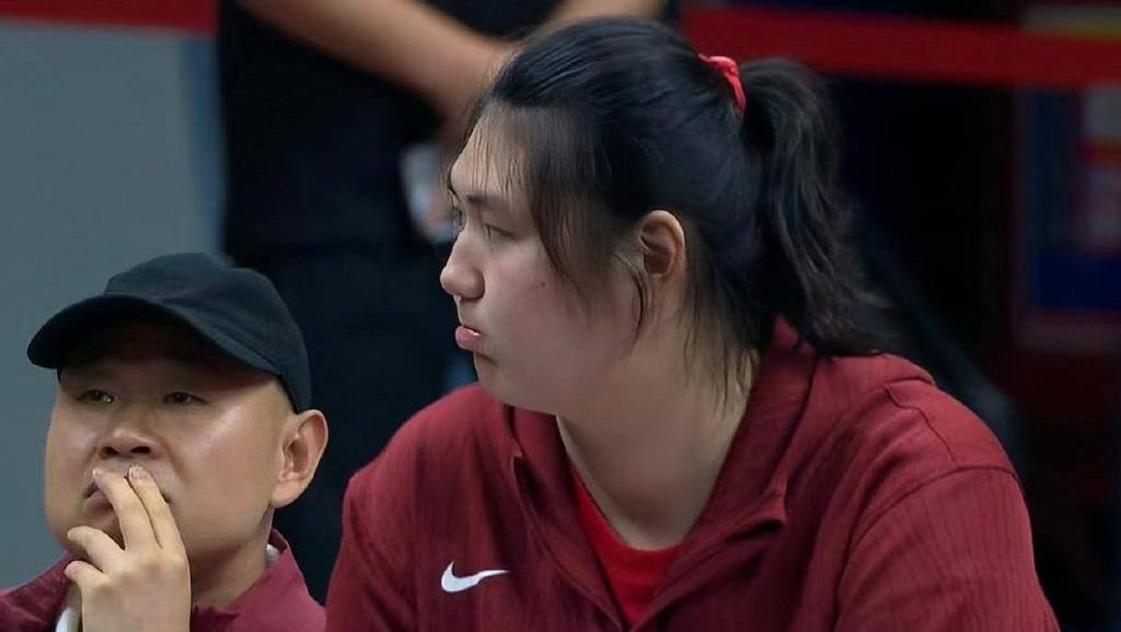 女篮12人大名单正式出炉，新人仅留一人，郑薇弃将却被宫鲁鸣重用