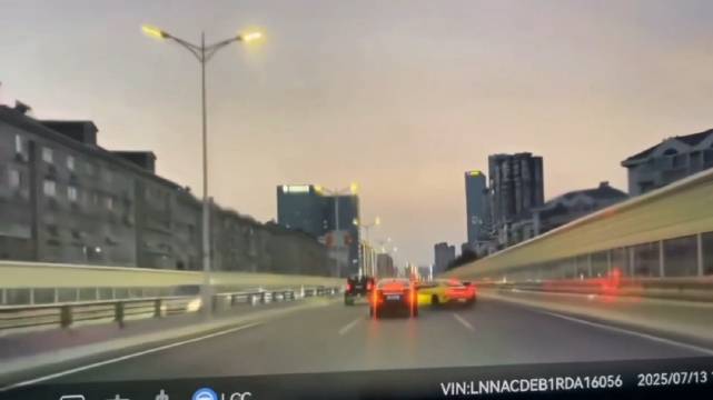 车手技术引争议，事故后或长记性