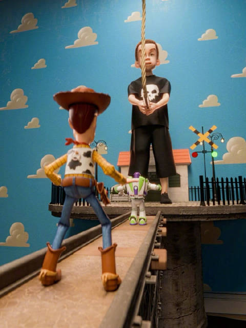 网友制作玩具总动员版鱿鱼游戏惊悚短片