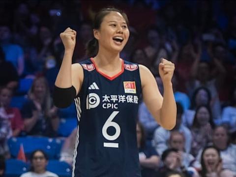 女排四爆点助逆转美国！龚翔宇吴梦洁庄宇珊齐爆，王梦洁无解防守