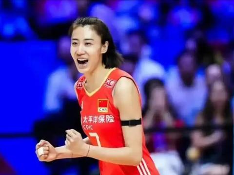 女排3-2逆转美国！龚翔宇+王梦洁+2主攻立功，一二传+副攻瑕疵！