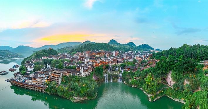 “2025爱NI爱我” 芙蓉镇第十二届摸泥狂欢节开启 打造夏日多元交友盛宴