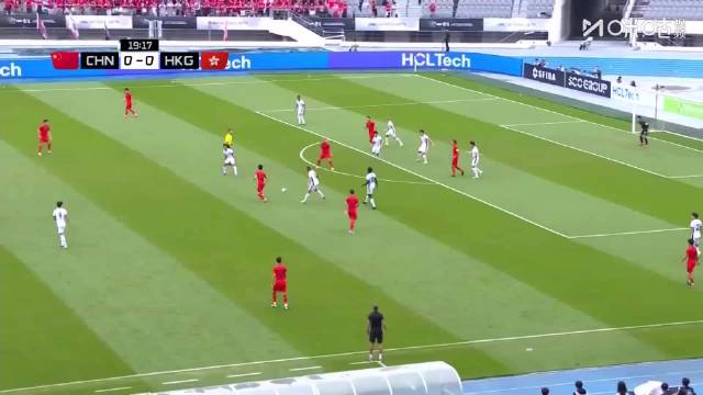 半场结束，凭借黄政宇的破门，国足暂时1比0领先