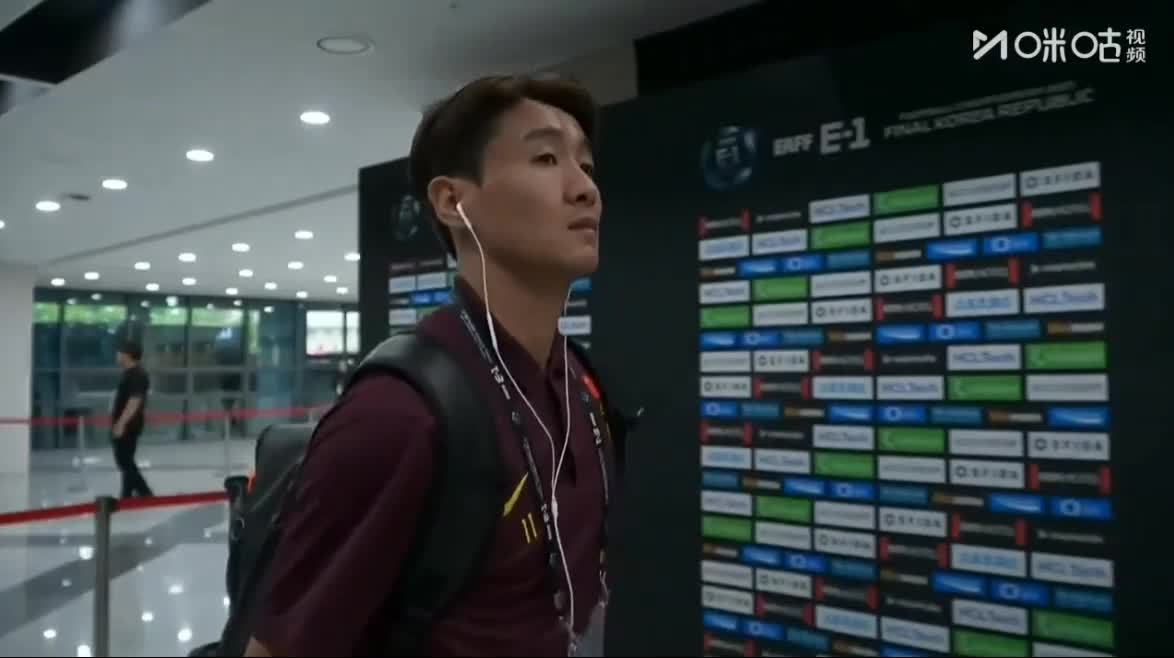 国足对阵中国香港首发公布，张玉宁突前韦世豪替补