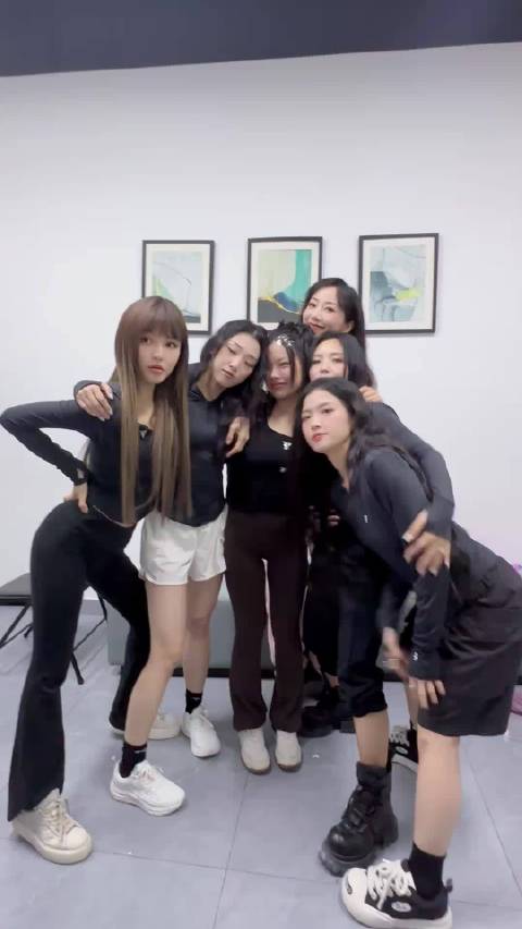 何洁、郭颖、韩雪、周扬青、孙夏铃、万妮达！