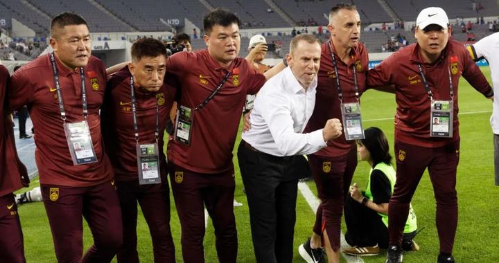 国足终于赢了！