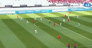 张玉宁、王钰栋5分钟内连续两次击中门框，中国队仍1-0中国香港队