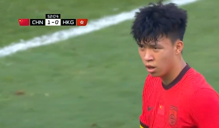 6分钟连中立柱！对手手球被无视，久帅不满，王钰栋必进球中柱