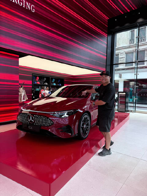 奔驰CLA在英国已经被玩起来了，奔驰卖车越来越像卖潮牌