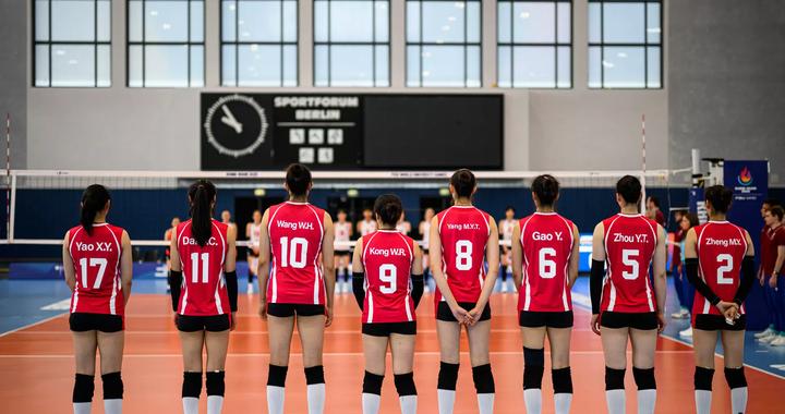 惠若琪陈展成助教！周页彤王艺竹合砍28分，中国女排大运会开门红