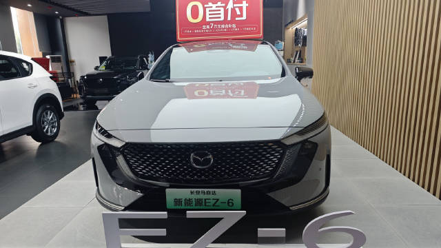 长安马自达EZ-6亮相，打破电车设计同质化