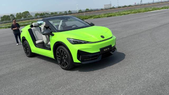 大众 ID与众 roadster ！哈哈 展车，不可以上路哈！