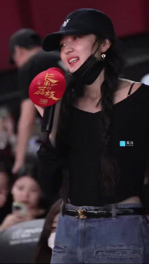 孙千素颜亮相长安的荔枝首映礼，观众赞颜值抗打状态极佳