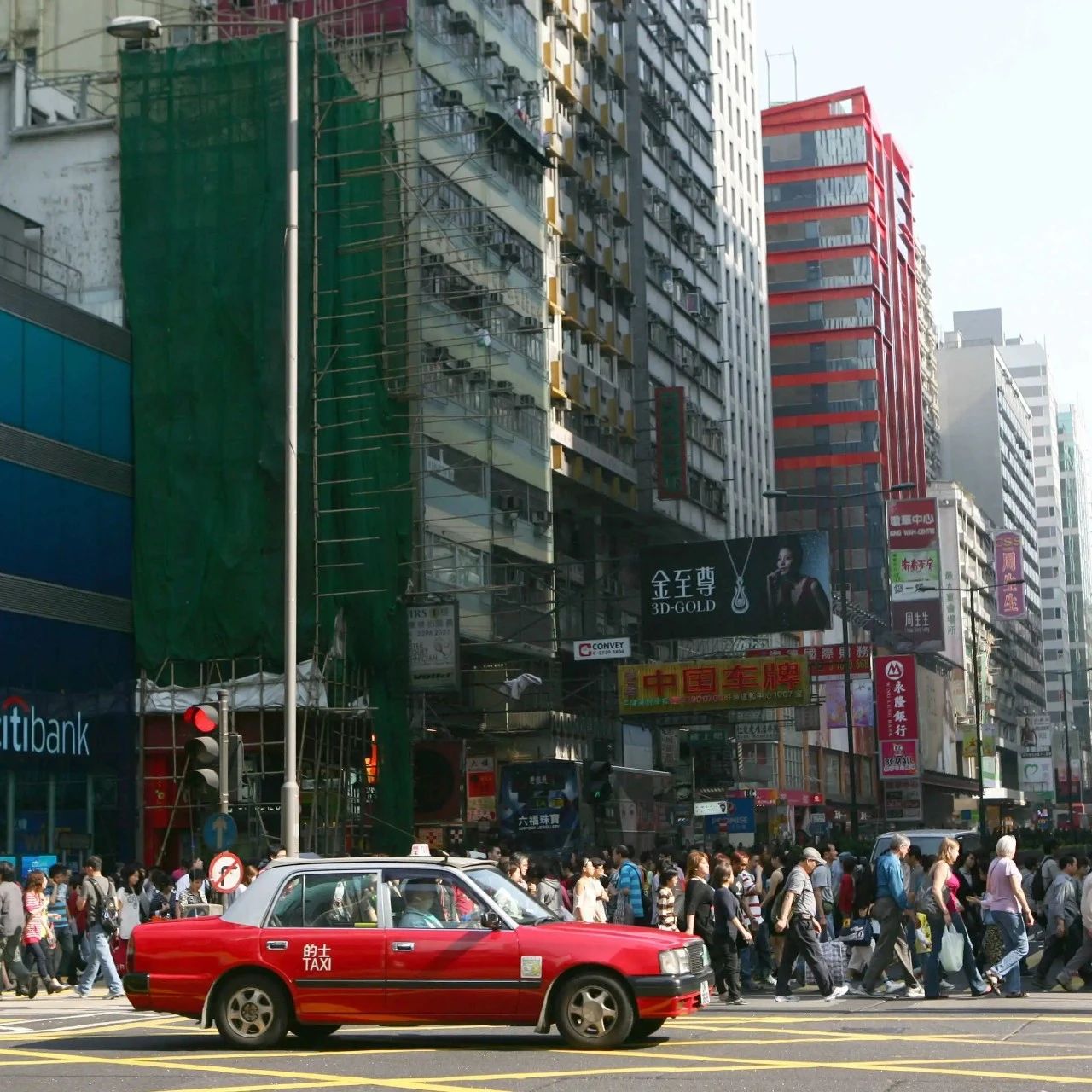 年销不足5万辆的弹丸之地，撬动了谁的野心