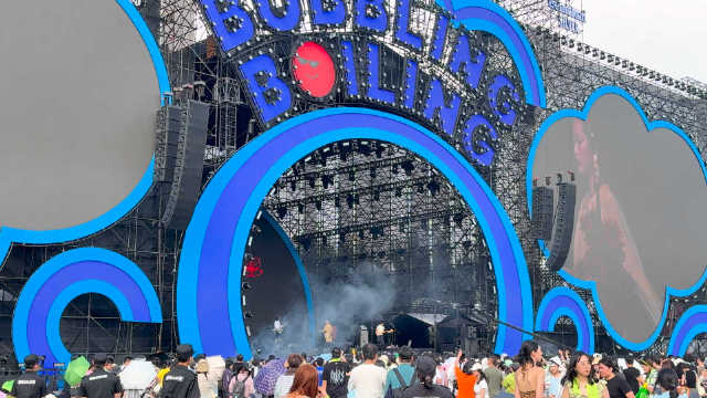 陈婧霏沈阳泡泡岛音乐节献唱《深蓝》