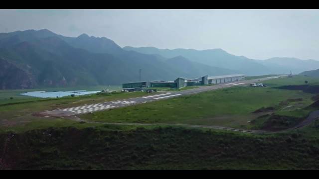 领克Z20以80km/h冲下百米悬崖，7气囊全开车身完好