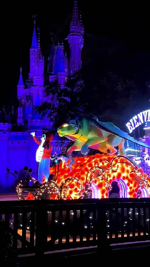 奥兰多华特迪士尼世界神奇王国推出全新夜间巡游Disney