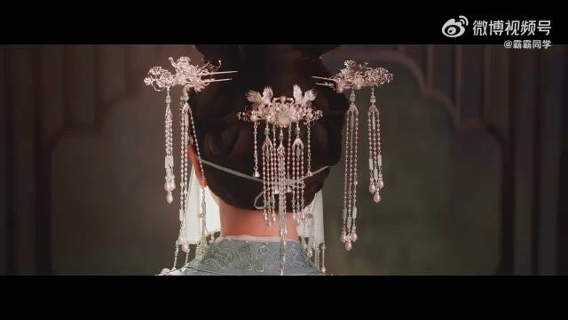 看到新剧造型，陈小纭的古装，很容易让人想起缇兰，韵味相似