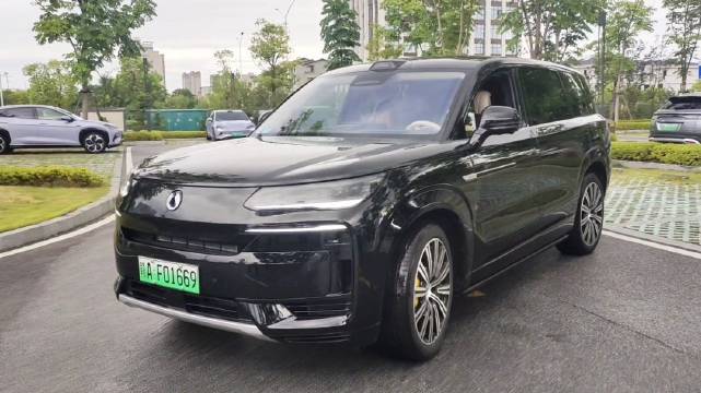 比亚迪腾势N9试驾体验，智能泊车安全获承诺