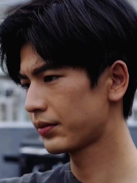 张凌赫新剧颠覆形象出演出租屋糙汉劳工