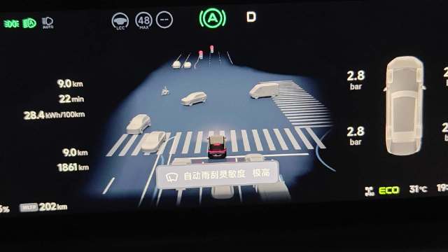 小鹏X9新车雨刮器故障，车主遇大雨发现缺陷