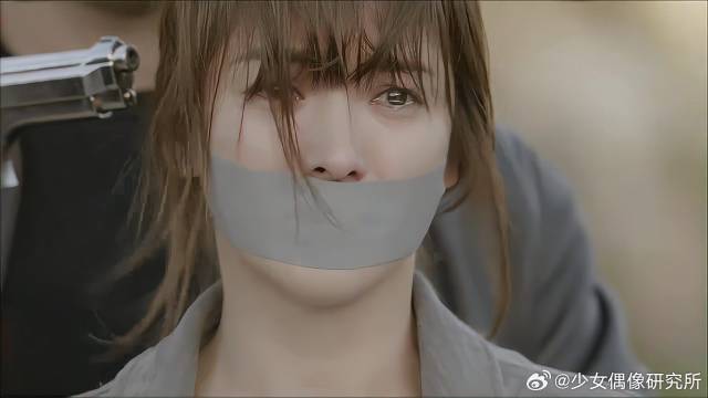 死对头绑架姜暮烟，柳时镇慌了，一听他要求怒了