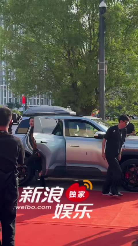 郭采洁亮相 FIRST影展闭幕红毯 ，跨越演员与音乐人多重身份