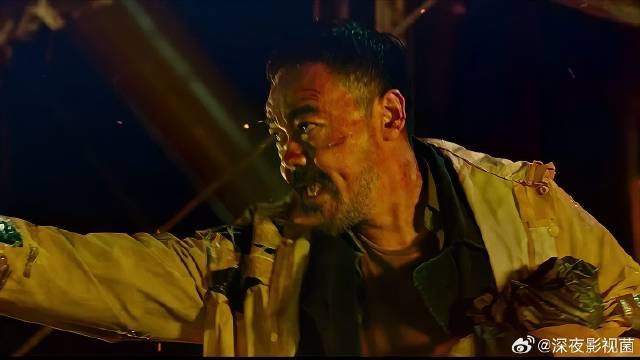 一个是神经病另一个却是变态