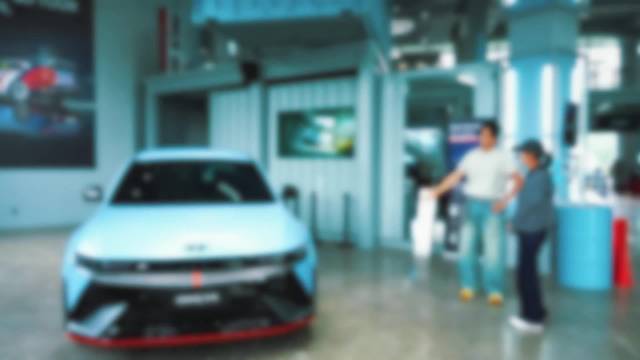 韩东君体验现代IONIQ 5 N赛道竞速