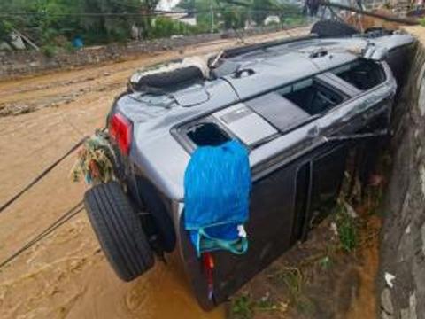 比亚迪车主好人有好豹，救人豹5车主：这车真硬！