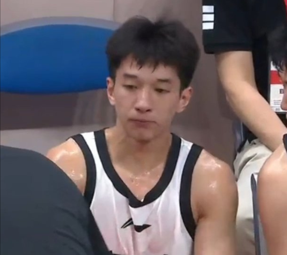 广东惜败巴西！杨溢王浩然大爆发，王少杰顶内线，徐昕杜锋争执！