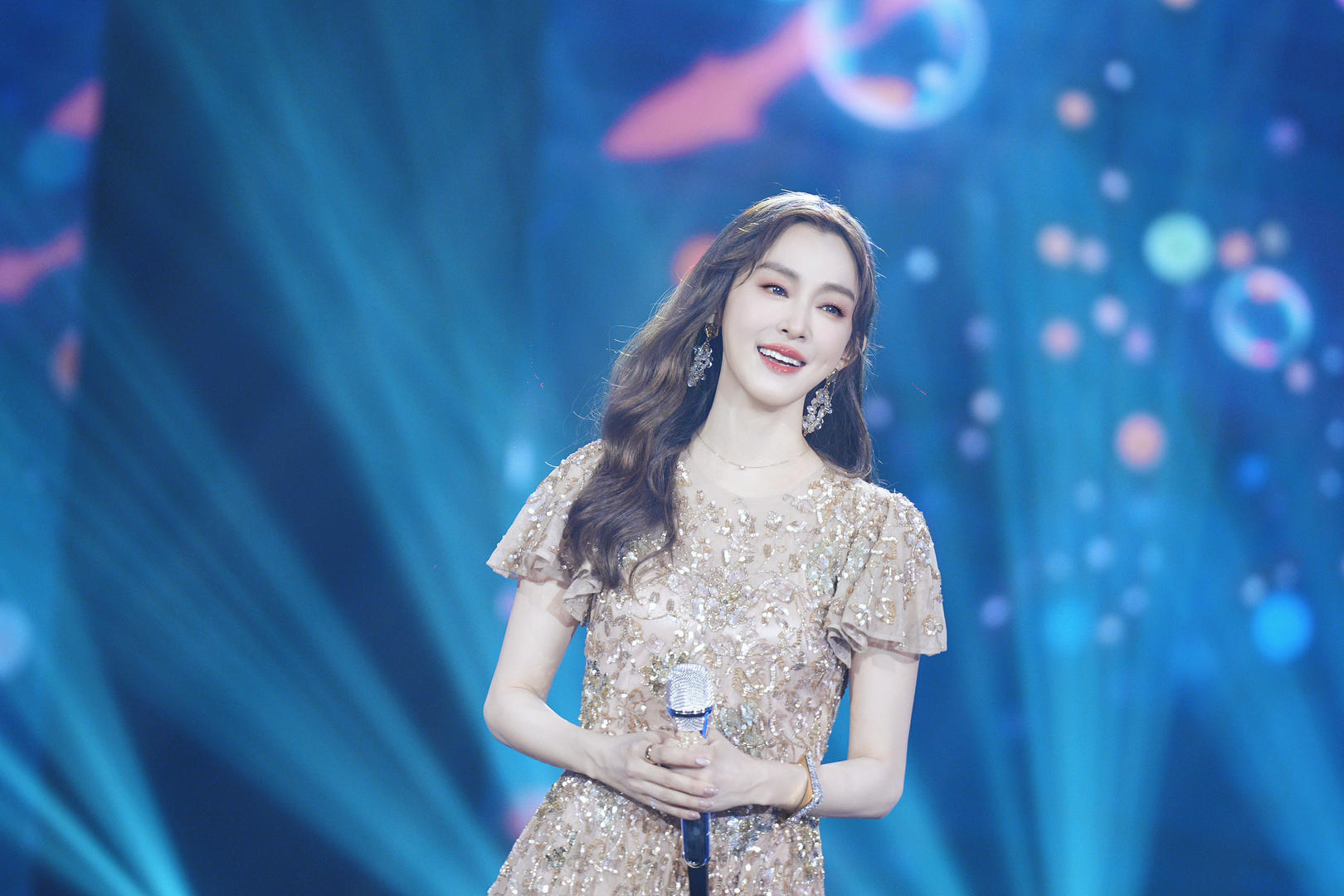 范玮琪称将缺席《歌手》突围赛，披露原因