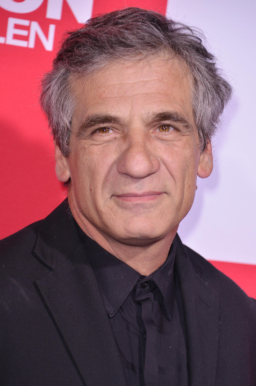 《蝙蝠侠》《第一滴血》演员在海滩上去世，享年60岁