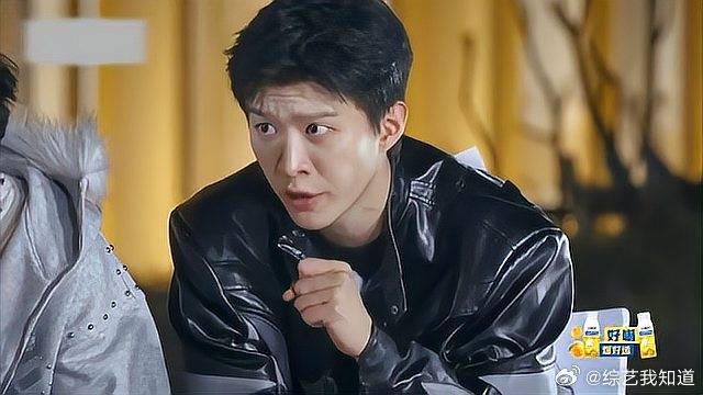 范丞丞有多欠揍？场外干扰阿Sa玩游戏，宋雨琦气的想打人