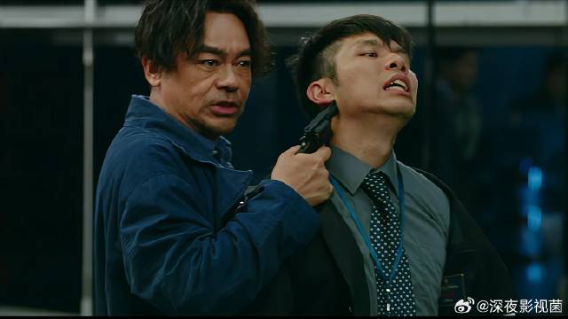 警察破解魔警案，大家却把他当疯子