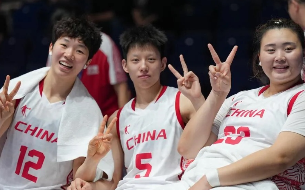 女篮世大运夺冠第一赢家！后卫获300万合同：年薪超WNBA状元秀
